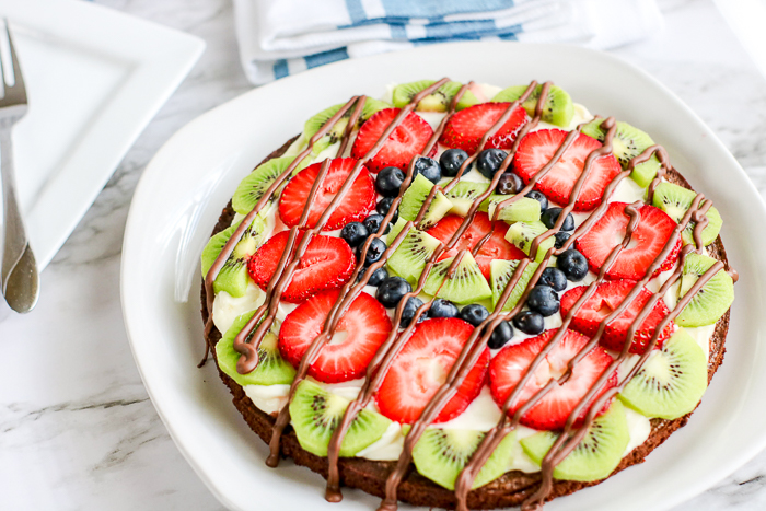 fruit dessert pizza with brownie crust
