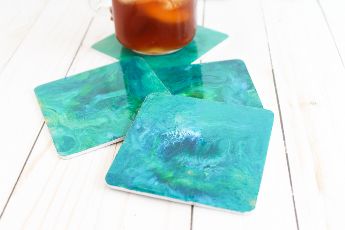 how to use resin on coasters