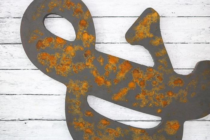 The rust effect looks great on this rustic ampersand project!