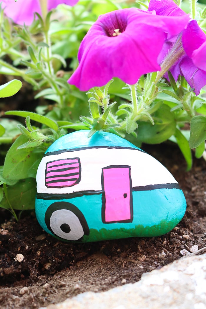 here's how to paint garden stone to look like a camper