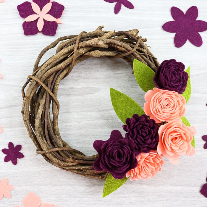 learning how to make felt flowers