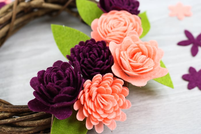 DIY felt flowers with a Cricut