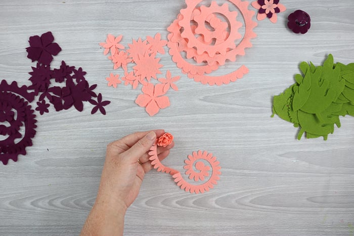 how to make felt flowers