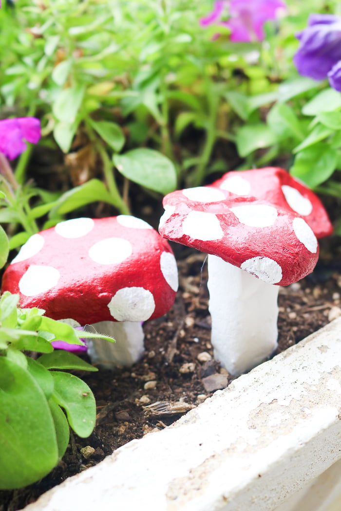 how to paint stones to look like mushrooms