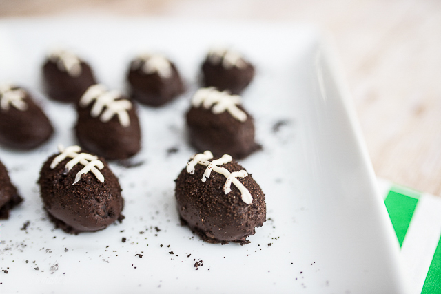 making chocolate truffles from oreo cookies