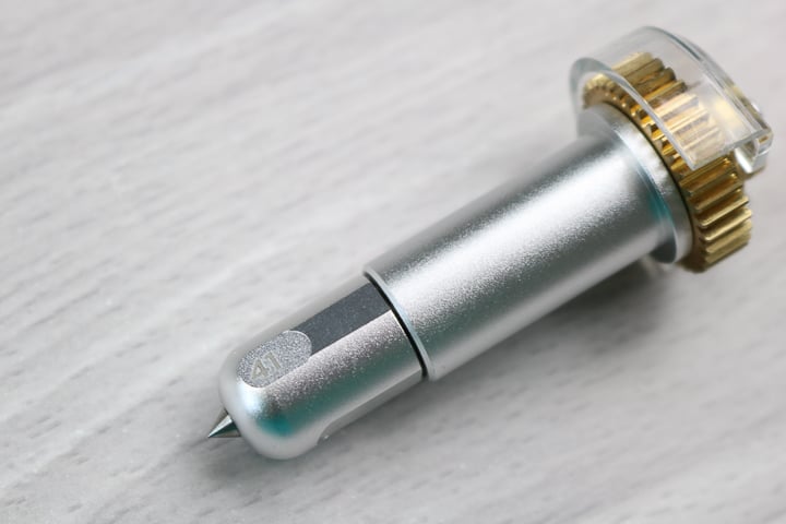 cricut engraving tip with housing