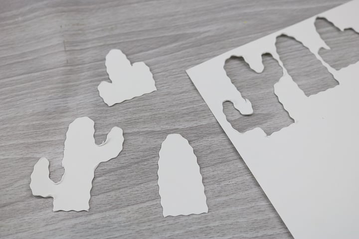 kraft board with cricut wavy cutting blade