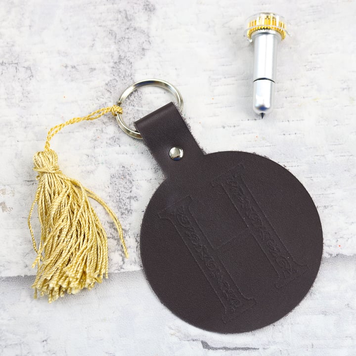 engraving a leather key chain on the cricut maker