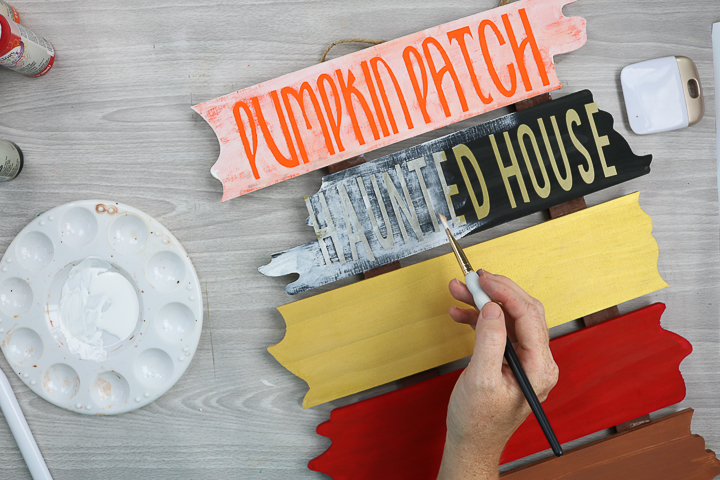 tutorial on how to make a halloween wood sign