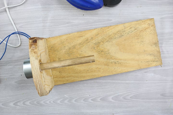 how to make a cup turner from wood