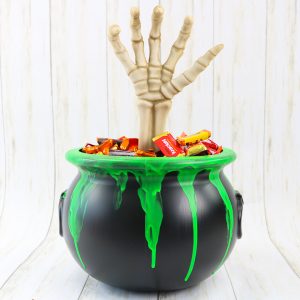 glow in the dark halloween candy bucket