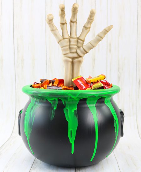 glow in the dark halloween candy bucket