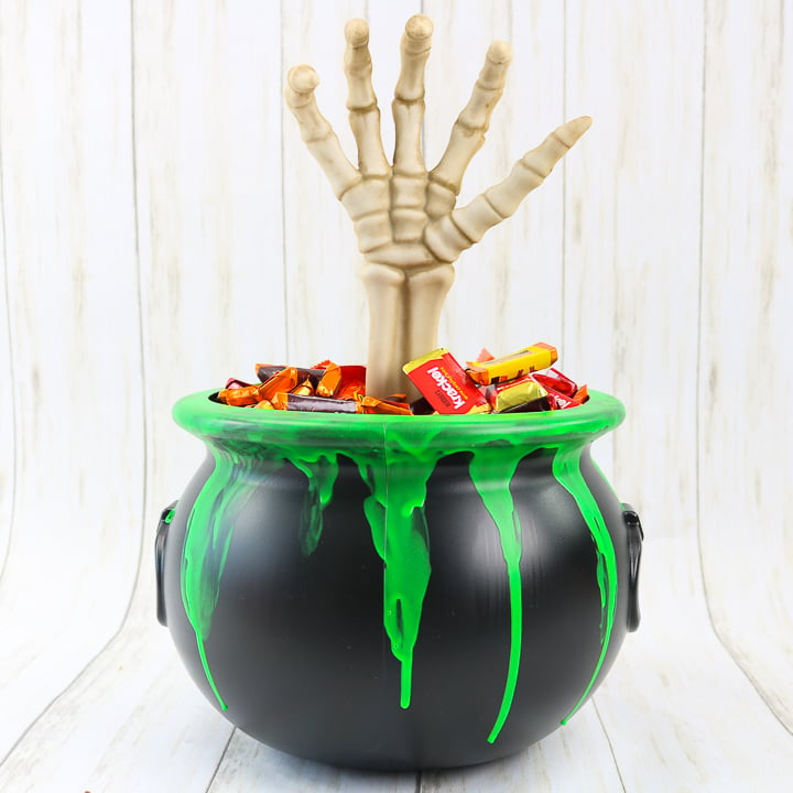 https://www.thecountrychiccottage.net/wp-content/uploads/2019/09/halloween-candy-bucket-11-of-15.jpg