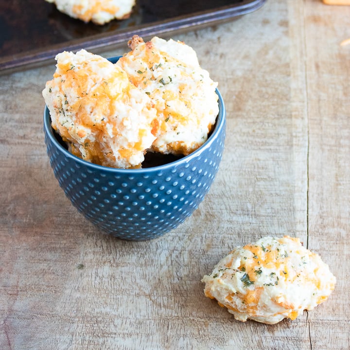 garlic cheddar biscuits