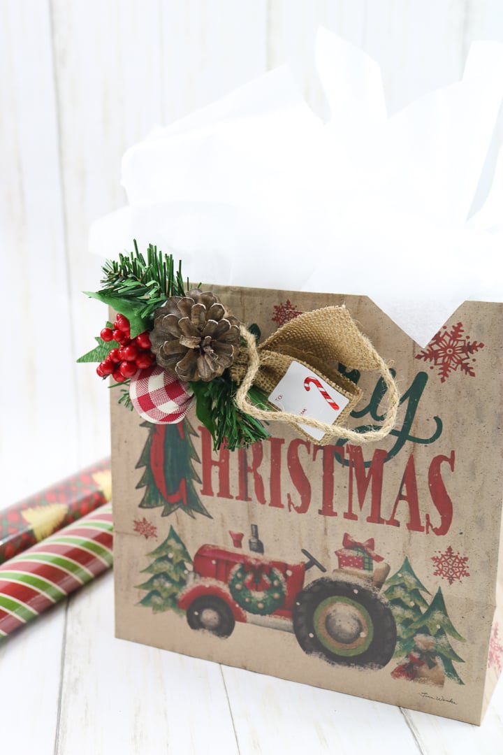 Gift Wrapping Ideas You NEED to Copy NOW - designedbycarissa