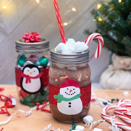 peppermint hot chocolate in snowman mason jar