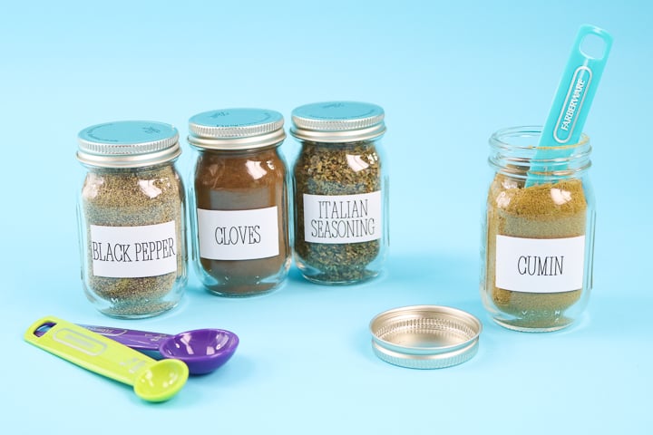 Use these printable spice jar labels to label your favorite spices in your kitchen