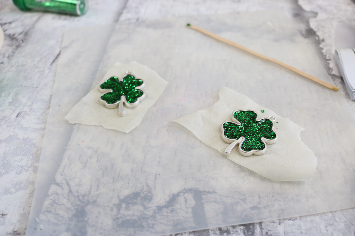 diy shamrock necklace