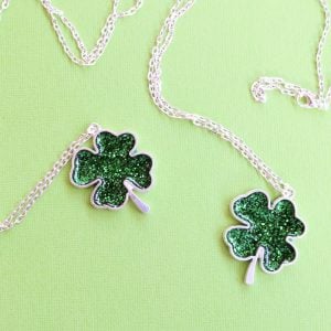 make a necklace for saint patricks day