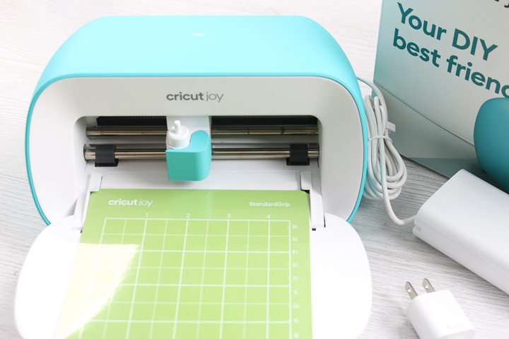 putting mat in cricut joy machine