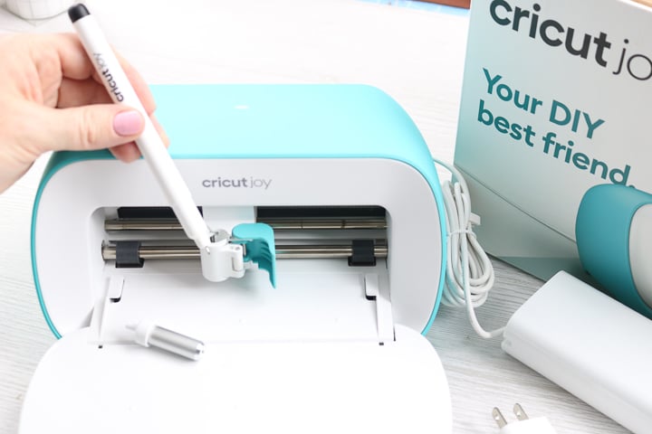 how to put markers in cricut machine
