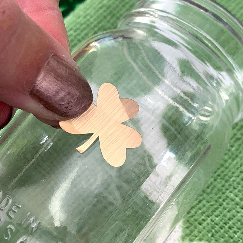 add vinyl clover to a mason jar