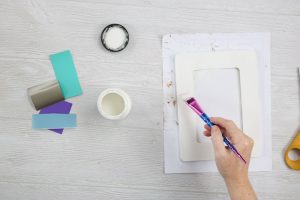 painting a picture frame
