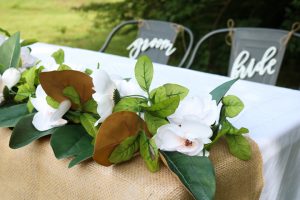 make a garland with magnolias