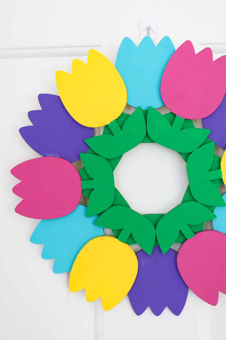 upclose image of tulip wreath