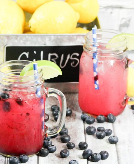 lemonade with blueberries