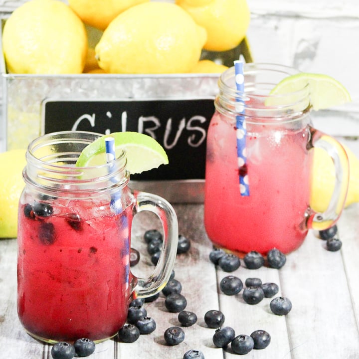 lemonade with blueberries