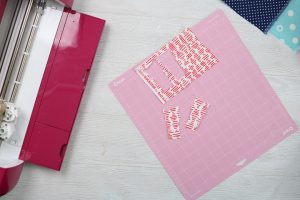 removing cut fabric from a cricut mat