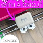 Couper du placage de bois avec un Cricut n'a jamais été aussi facile! Et cette méthode fonctionne sur votre Cricut Explore ou votre Cricut Maker alors commencez à faire ces projets de bois dès aujourd'hui! #cricut #cricutcreated #wood #woodcrafts #woodcrafting #woodveneer #cricutexplore #cricutmaker