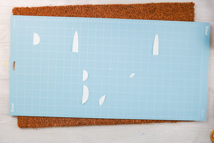 saving centers of letters from cricut stencil