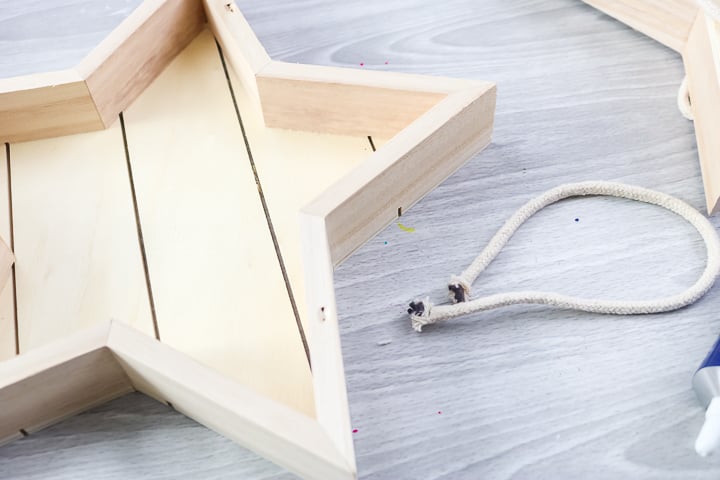 using wood stars to decorate for 4th of july