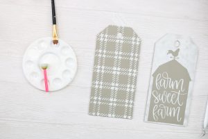 how to make door tags with a cricut
