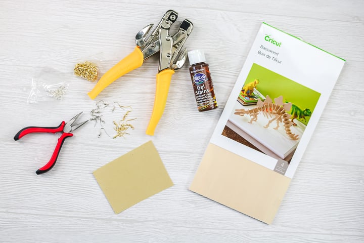 fournitures pour graver du bois avec cricut maker