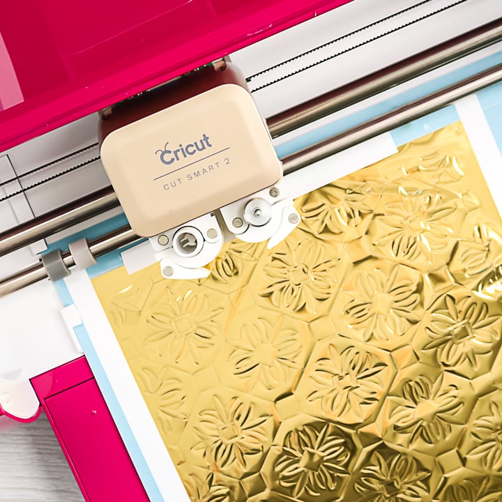 outil de foiling cricut sur vélin