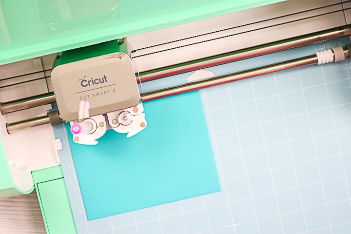 writing on an envelope with a cricut