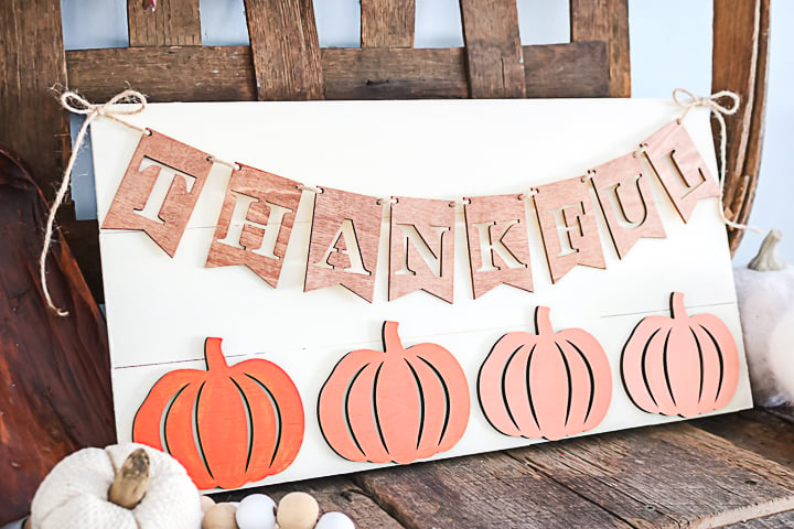 farmhouse style thankful sign