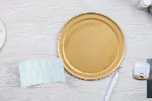 gold pizza pan with cut vinyl