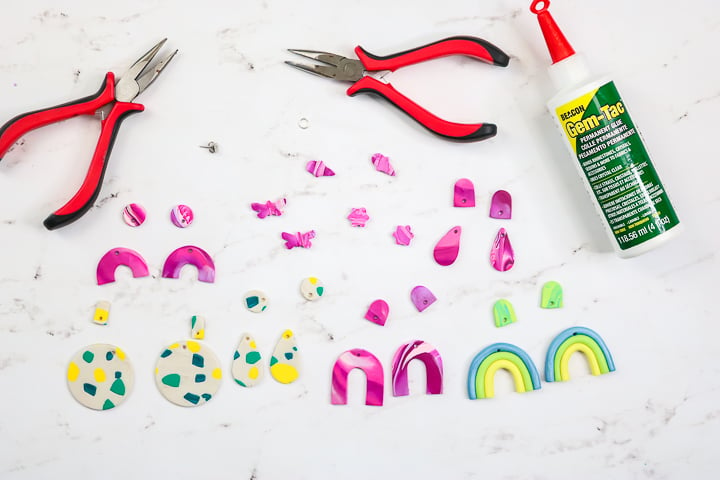 formes de boucles d'oreilles qui ont été cuites