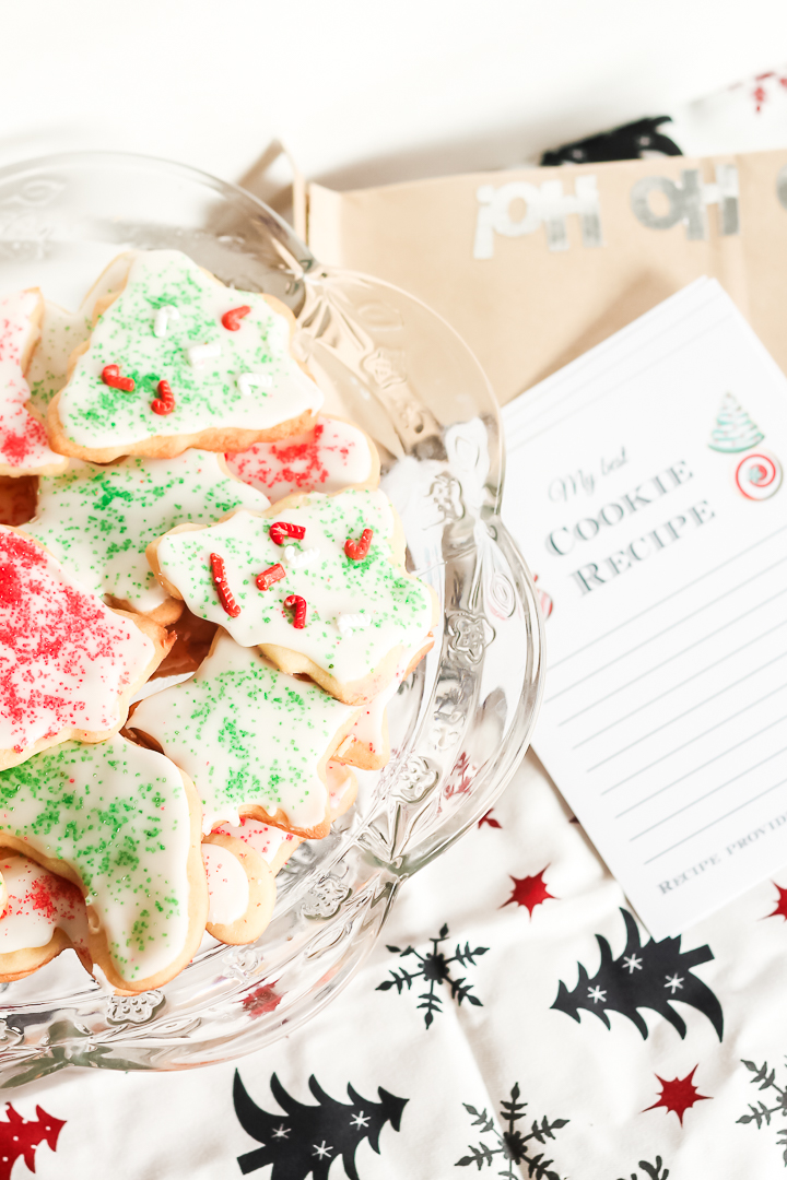 Plan a fun Cookie Exchange around the holidays with these fun and free Cookie Exchange Party Printables