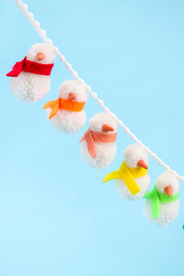 how to make a snowman garland from pom poms