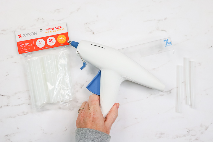 glue gun with cartridge