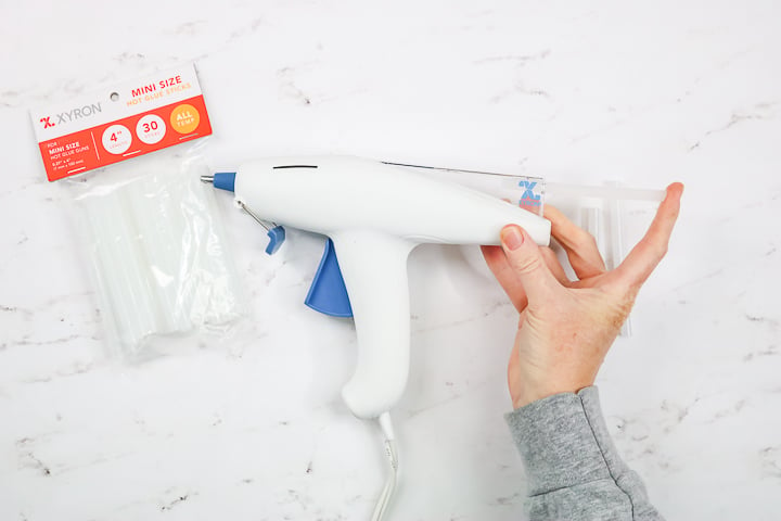 how to load more that one stick in a glue gun