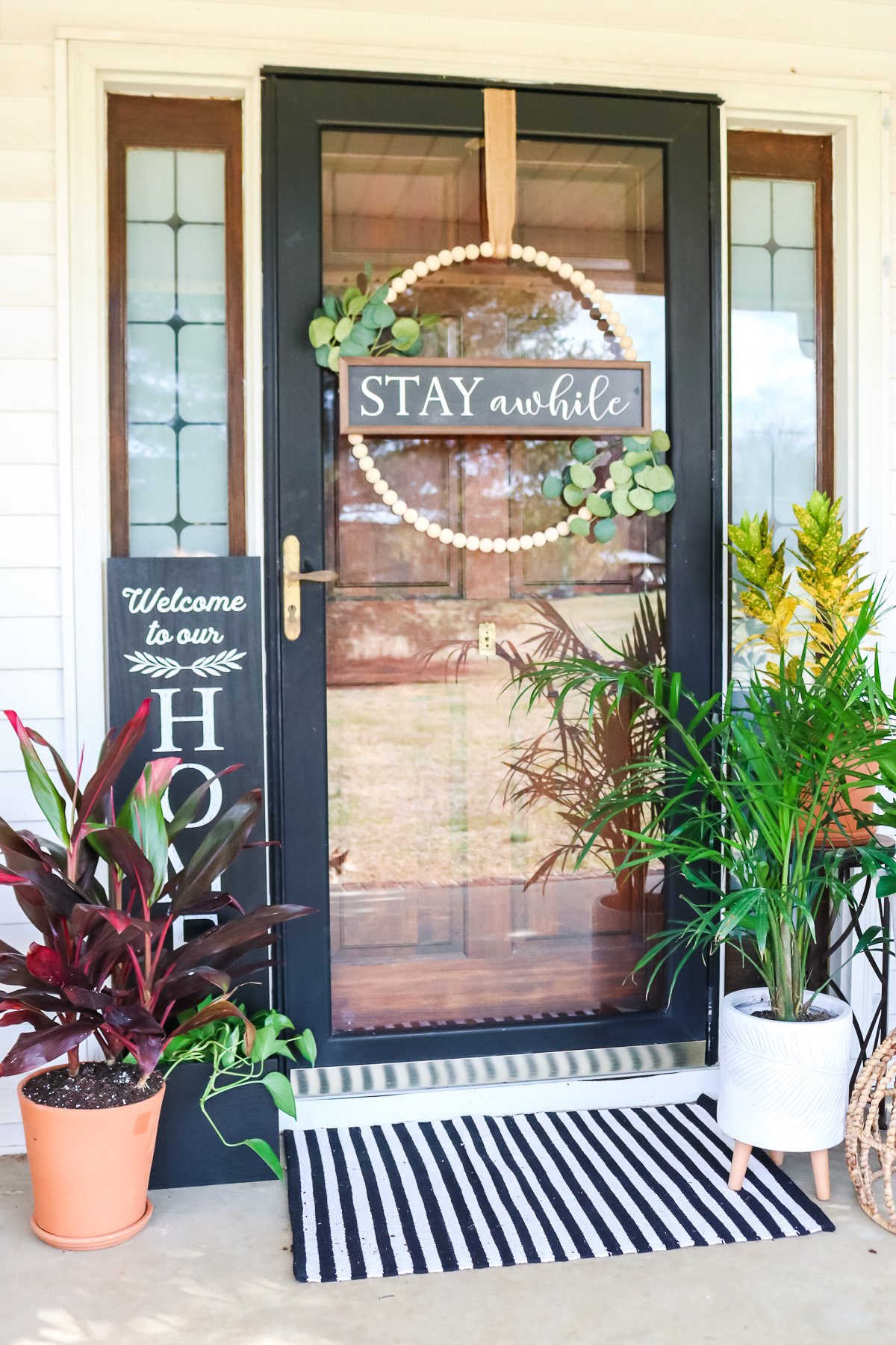 21 Beautiful Spring Front Porch