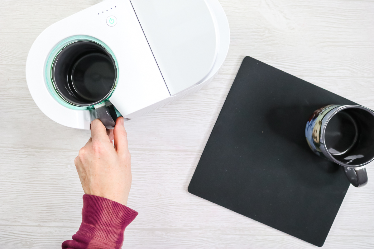 retirer la tasse de la presse à tasses cricut