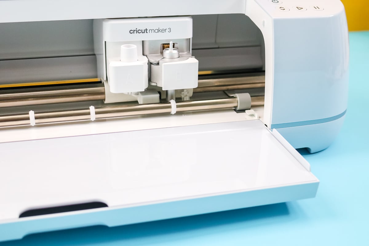 Cricut Maker 3 cutting regular non-smart materials 