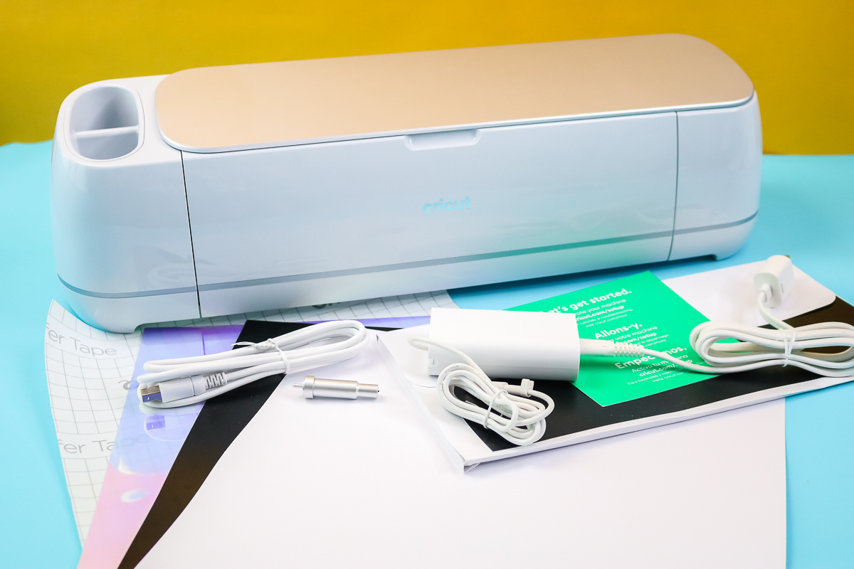 contenu de la boîte dans laquelle une machine cricut entre